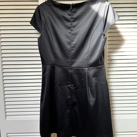 Kensie Dress Short Black Shiny Satin and Sheer Panel Fully Lined Size 12 - Picture 7 of 12